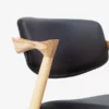 Z Chair 北歐宮崎椅獨特的有機造型扶手細節。